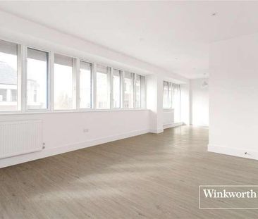 Arcadia Avenue, London, N3 - Photo 2