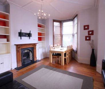 1 Bed Flat, Vanbrugh Hill, SE3 - Photo 1