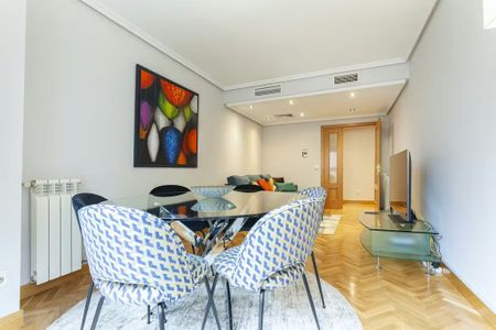 Calle de Mozart, Madrid, Community of Madrid 28008 - Foto 2