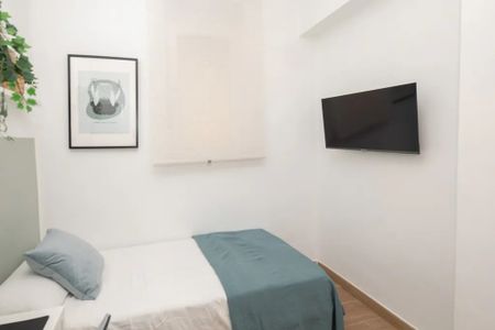 Carrer Olimpia Arozena Torres, Valencia, Valencian Community 46018 - Photo 4