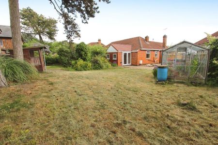 2 bedroom bungalow to rent - Photo 2