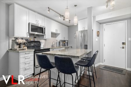 Condo in Vancouver East Side, BC - Photo 4