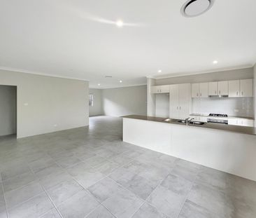 7 Bentwing Street, Cliftleigh NSW 2321 - House For Rent | Domain - Photo 3