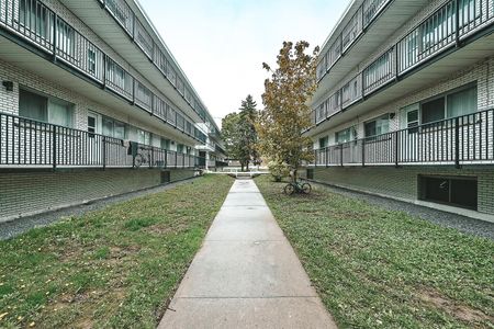 - Rue d'Avila, Montréal, QC - Photo 3