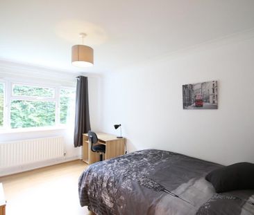 3 bedroom apartment to rent - Photo 2