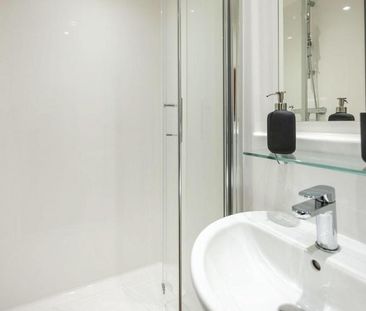 1 bedroom in a flat share to rent - Photo 6