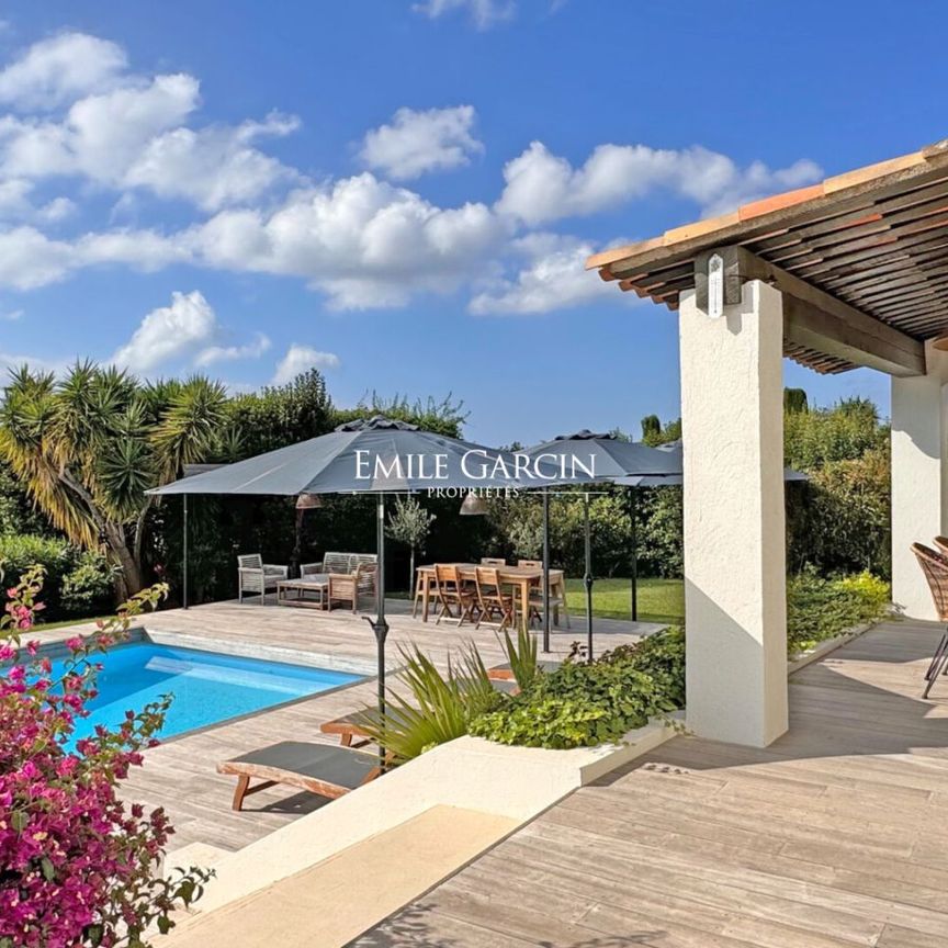 A louer, Mougins, propriété moderne entièrement rénovée, 4 chambres doubles, piscine - Photo 1