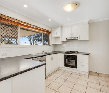 13 Gloucester Crescent, Darling Heights QLD 4350 - House For Rent |... - Photo 3