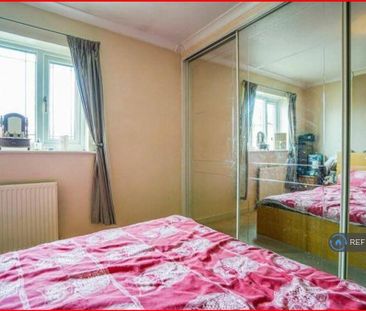 2 bedroom semi-detached house to rent - Photo 5