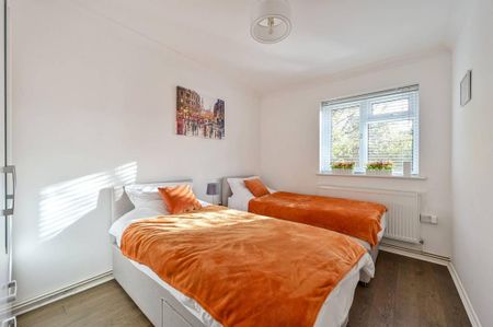 3 bedroom flat to rent - Photo 5