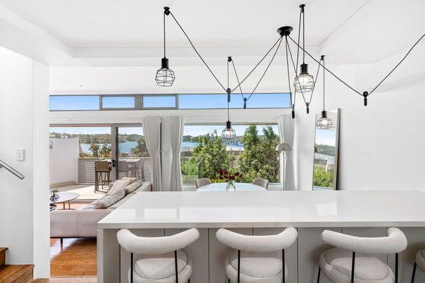 Modern Townhouse with a spectacular view - Photo 1
