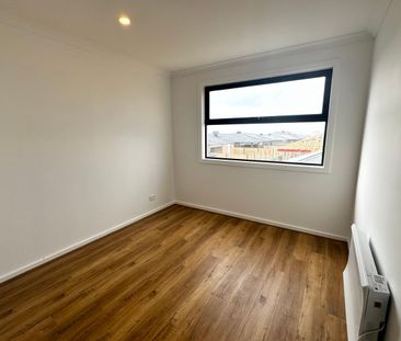 Modern Family Living in Prime Wyndham Vale Location - Photo 2