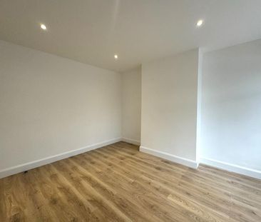 Fenton Avenue, Staines, Surrey, TW18 - Photo 1