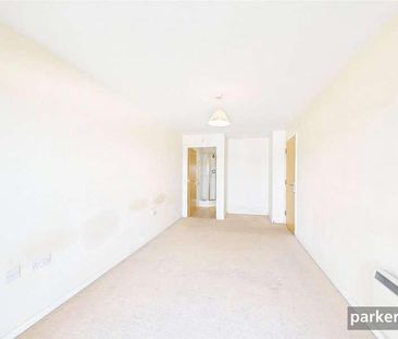 Quadrant Court, Jubilee Square, Reading, Berkshire, RG1 - Photo 2