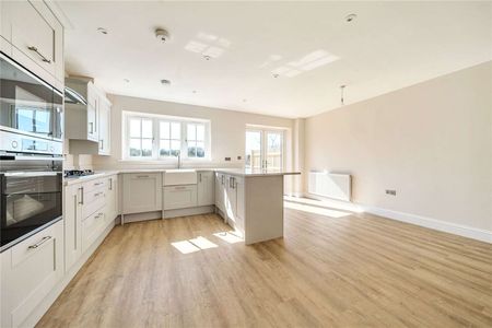 3 bedroom terraced house located in a new development and in a semi-rural position with countryside views - Photo 5