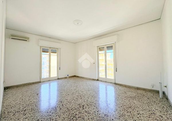 6 locali in affitto