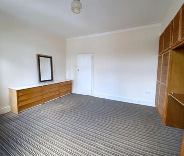 3 Bed End Terrace, Chesley Gardens, E6 - Photo 3