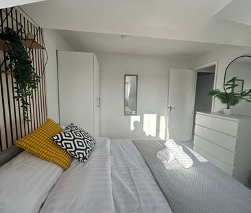 Room in a Shared House, Ashbourne Road, CR4 - Photo 3