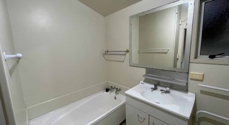 Easy Mahora living - Photo 4
