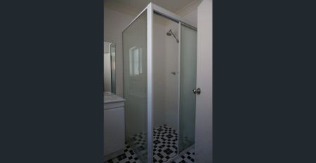 "Stylish Terrace House in a Convenient Location" - Photo 4