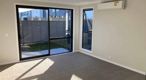 3 yr old 3bed 1.5bath terrace unit with 2 parkings - Photo 1