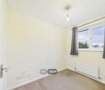 2 bedroom semi-detached house to rent - Photo 4