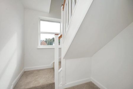 3 bedroom semi-detached house to rent - Photo 3