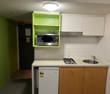 Studio Apartment in Perfect location! - Photo 3