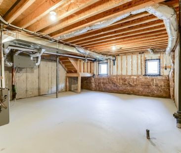 For Lease - 28 Benhurst Crescent, Brampton, Ontario - Photo 6