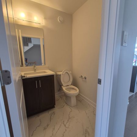 For Lease - 102 Ploughshare Road, Kanata, Ontario - Photo 3