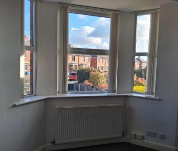 3 bedroom semi-detached house to rent - Photo 4