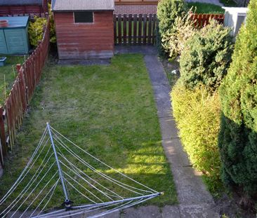 2 Bed Terraced House, Grange Road, LS10 - Photo 2