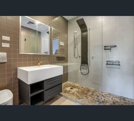 5 Skyline Drive, Maribyrnong, Vic 3032 - Photo 4