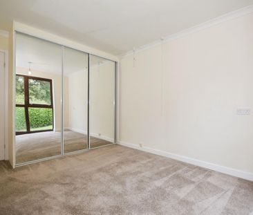 High Street, Old Whittington, Chesterfield - Photo 3