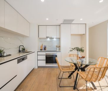 Contemporary One Bedroom Aero Apartment with Outdoor Terrace - Photo 4