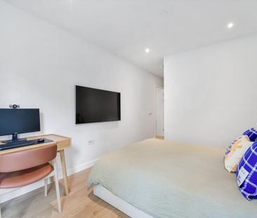 2 bedroom flat to rent - Photo 2