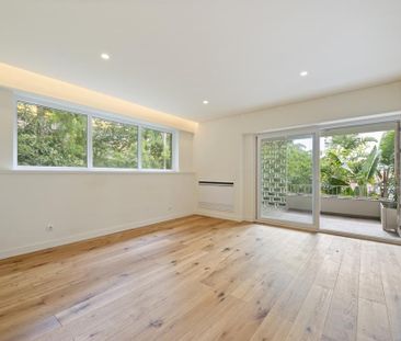 8 Bedroom House with swimming pool, Cascais - Photo 1