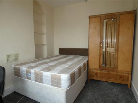 4 bedroom terraced house to rent - Photo 4