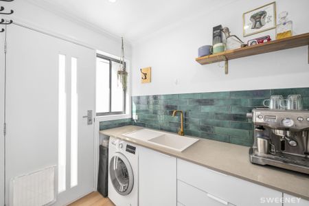 Stunning fully renovated two bedroom unit in quiet location. - Photo 5