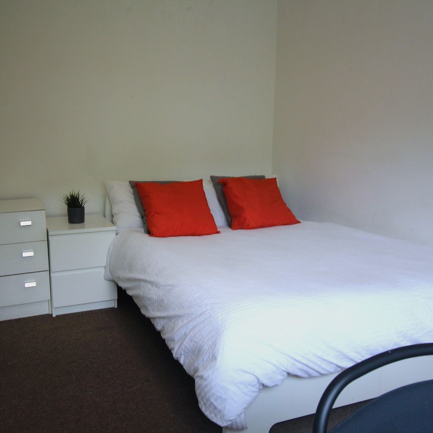 42 Kelso Gardens, LS2 9PS, Leeds - Photo 2