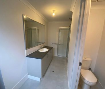 53 Cochrane Loop, Aveley, WA 6069 - Photo 4