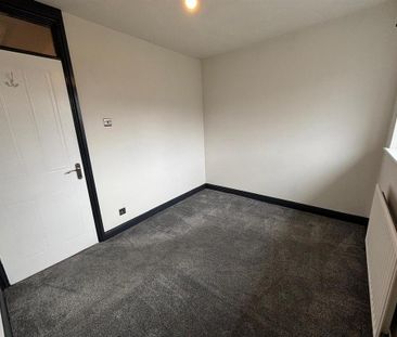 2 bedroom townhouse to rent - Photo 4