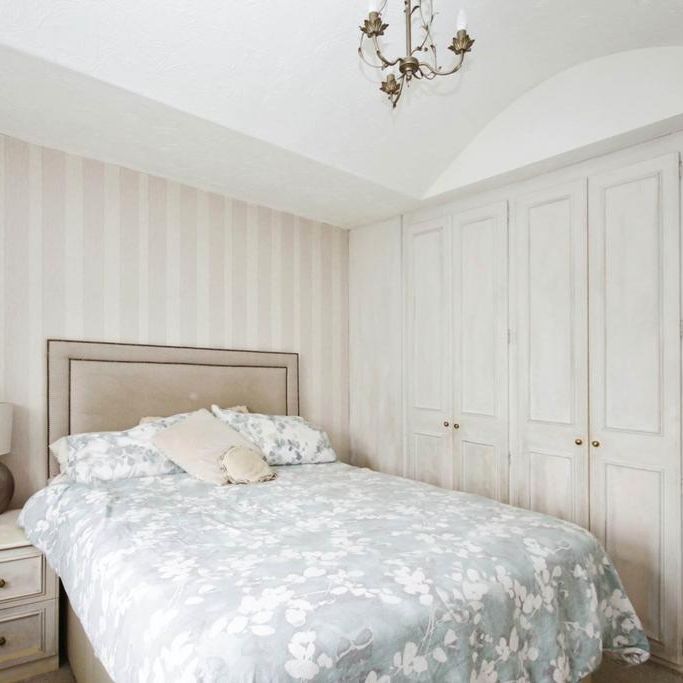 5 bedroom detached house to rent - Photo 1