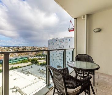 Furnished Two Bedrooms & Two Bathrooms - Photo 2