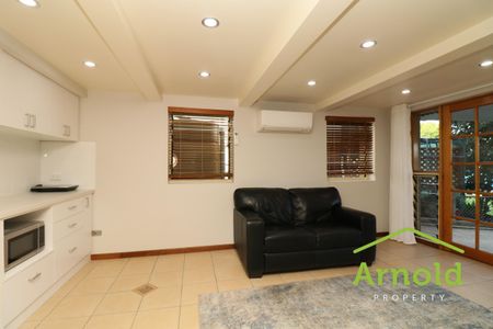 Garden Flat - Photo 2