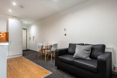 1 bedroom serviced apartment to rent - Photo 4