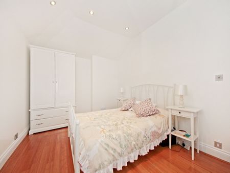 Melrose Avenue, NW2, London - Photo 3