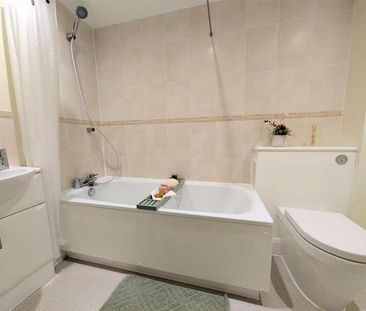 Oliver Court, Patricia Close, Cippenham, SL1 - Photo 6