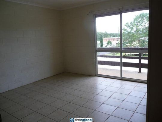 TWO BEDROOM UNIT CLOSE TO CENTRAL ATHERTON - Photo 1