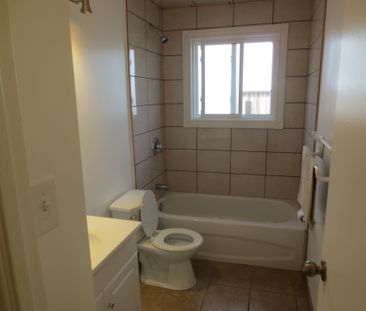 For Lease - 83 Sutherland Avenue, Brampton, Ontario - Photo 3